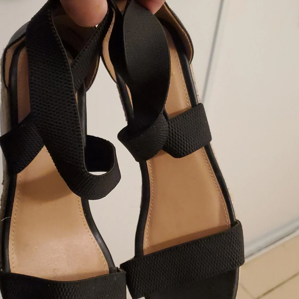 Sandals - Picture 2 of 7